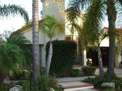 Exterior 1