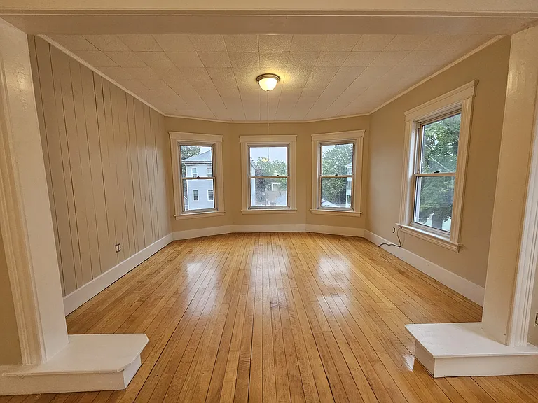120 Pilgrim Ave #2 — Photo 4