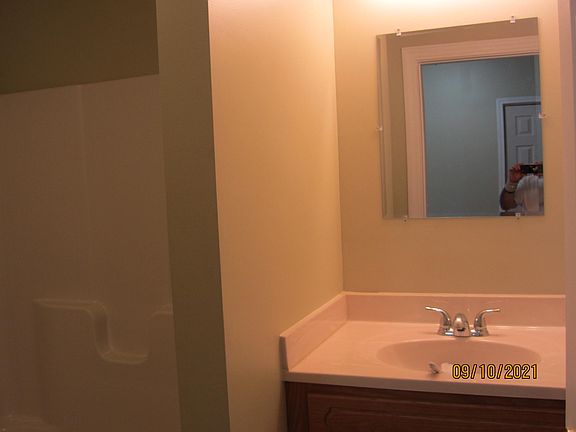 5th image of 211 Wilson Ave