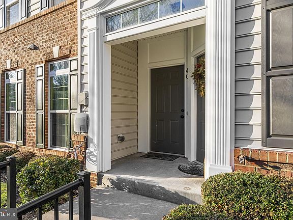 2nd image of 40 Eagle Ln