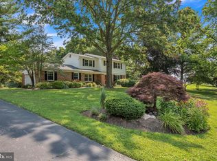 8713 Garfield Dr, Gaithersburg, MD 20882