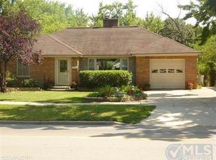 522 E Savidge St, Spring Lake, MI 49456