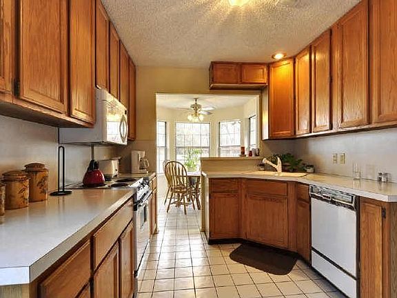 5th image of 1817 Burr Oak St