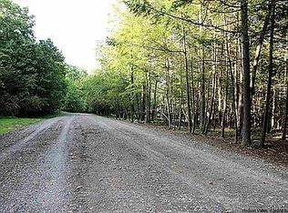 800 Oakwood Cir, Stone Ridge, NY 12484