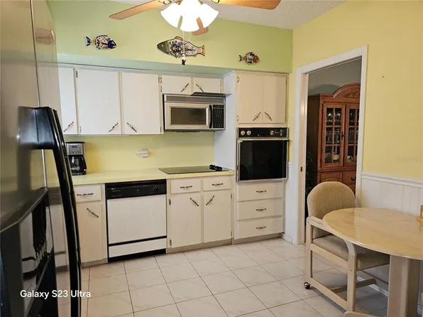 2440 World Parkway Blvd APT 46, Clearwater, FL 33763