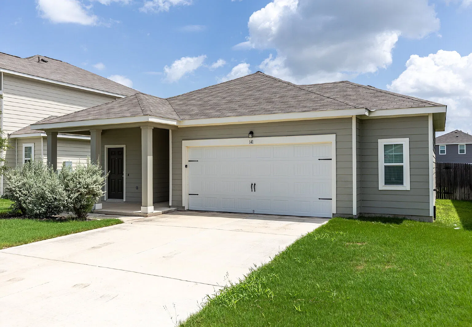 3 bed, 2.0 bath, 1420 sqft, $1,850 — Photo 2