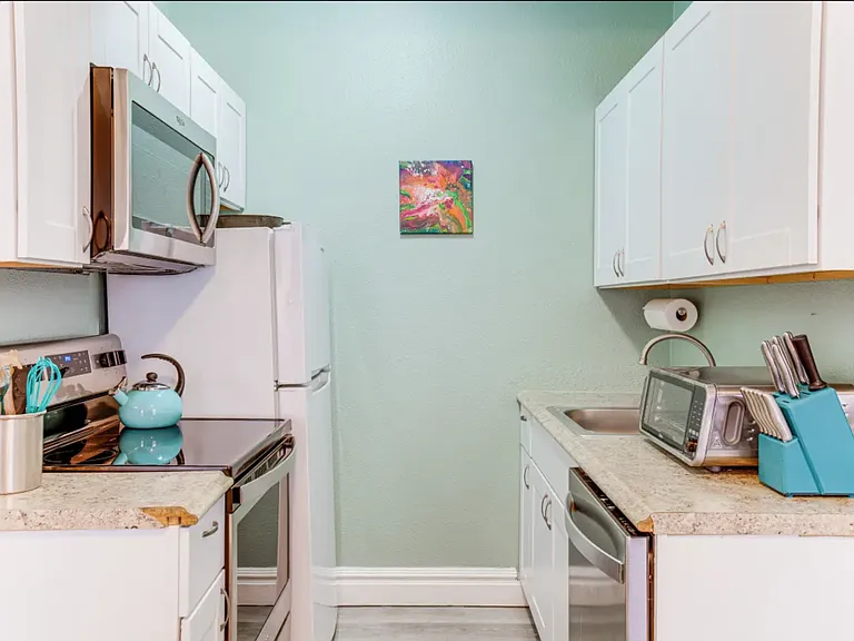 1109 N Emerson St #3 — Photo 5