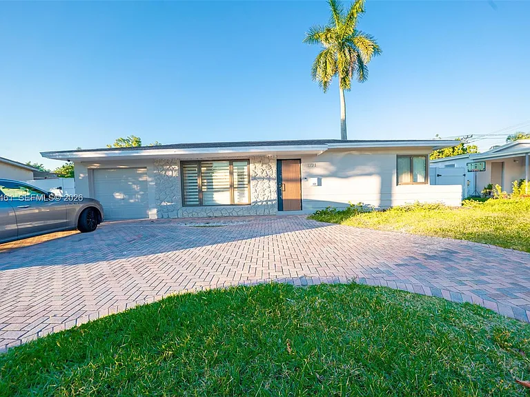 1221 W Camino Real — Photo 20