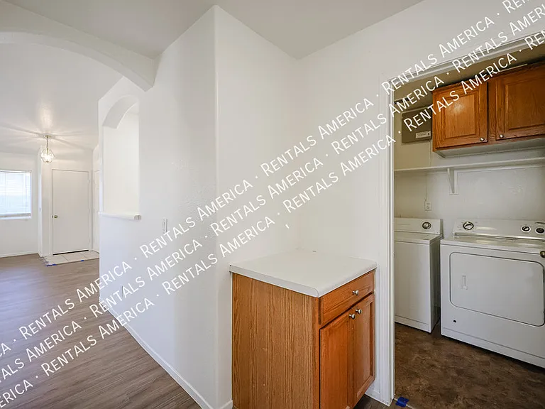 16195 W Lincoln St — Photo 16