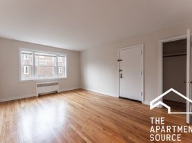 2723 W Berwyn Ave