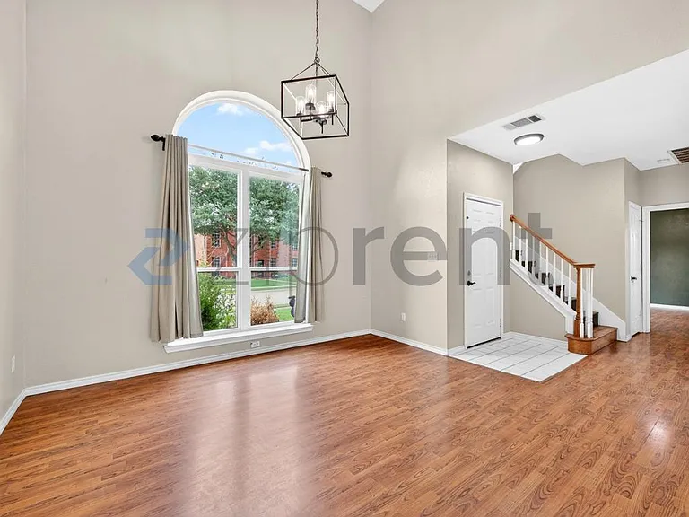 7011 Cottonwood Cir — Photo 6
