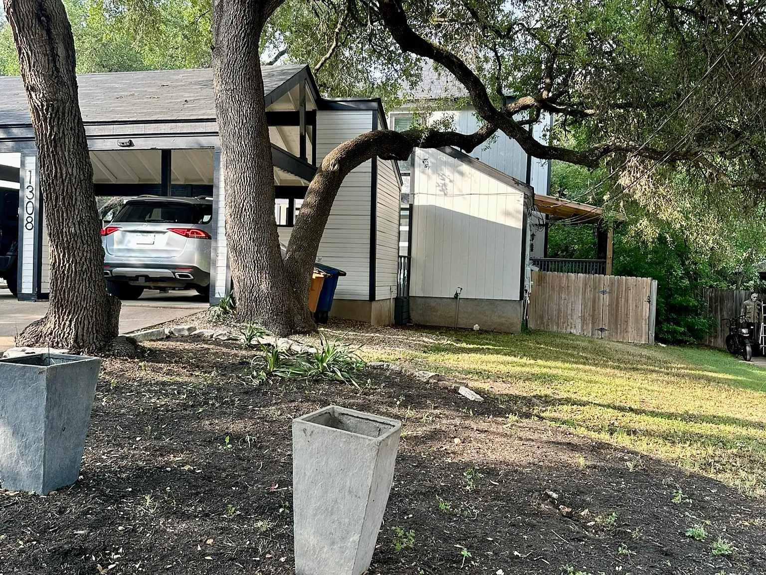 1308 Matthews Ln — Photo 4