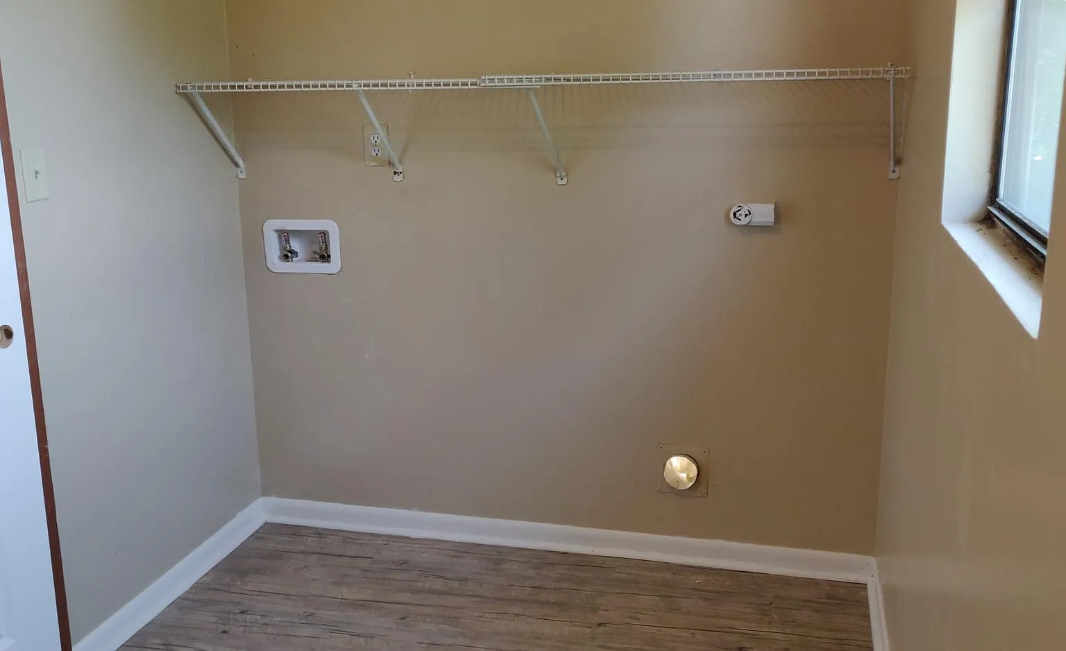 3244 Redwood Ln — Photo 2