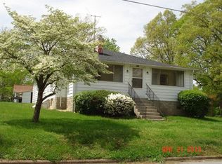 1102 Manning St, Eden, NC 27288