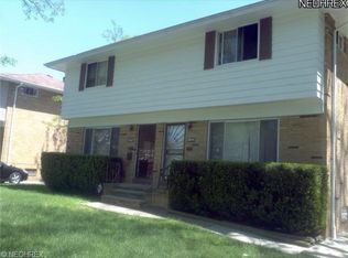 15972 Ravine Dr, East Cleveland, OH 44112