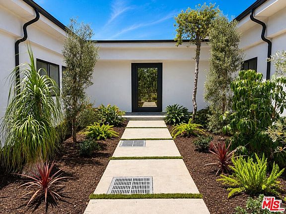 3rd image of 2252 Gloaming Way