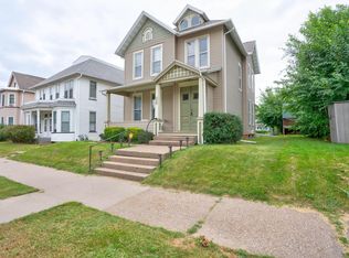 116 W 6th St, Muscatine, IA 52761