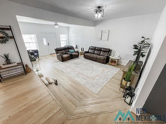 3rd image of 1809 Mission Ave