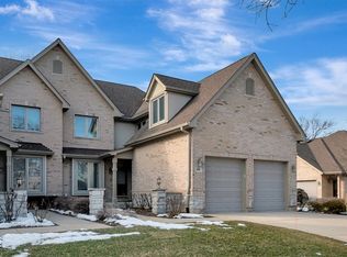 748 Fairmont Ct, Westmont, IL 60559