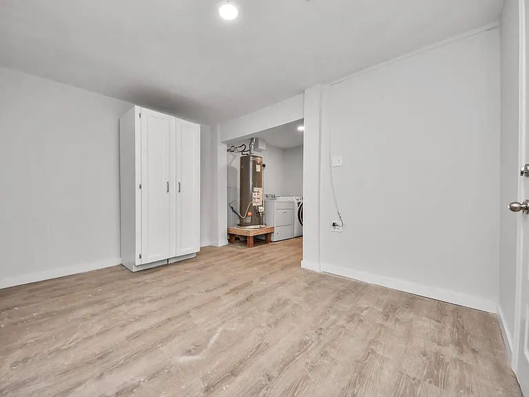 302 County Park Dr — Photo 19