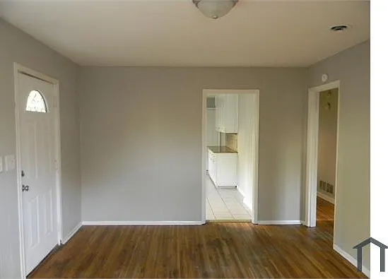 3 bed, $1,200 — Photo 3