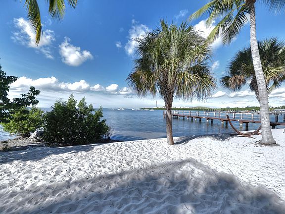 2nd image of 3841 N Roosevelt Blvd #114