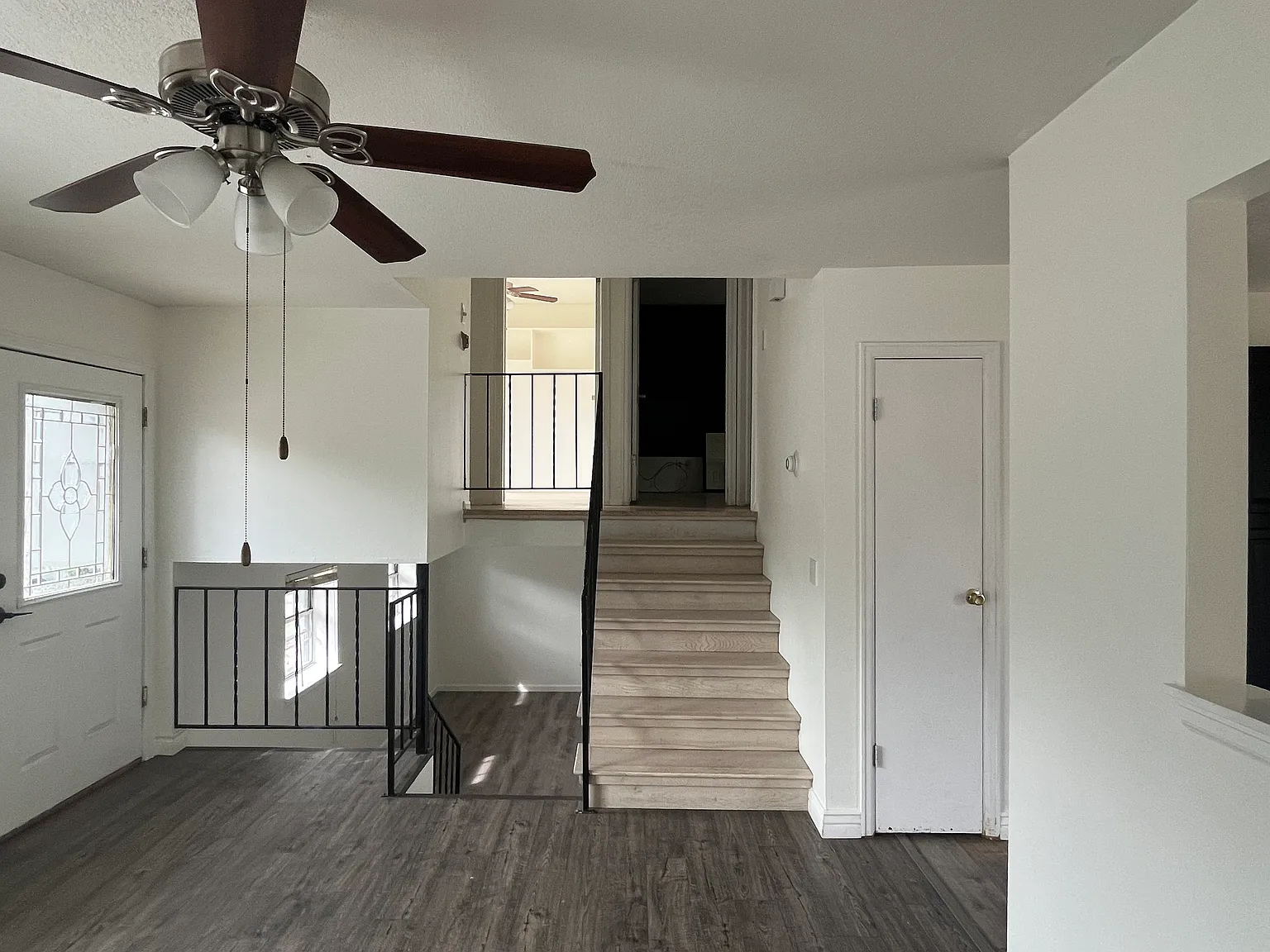 3 bed, 1296 sqft, $2,500 — Photo 3