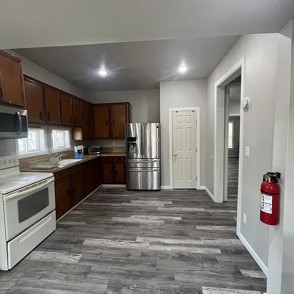 106 4th St #FRONT — Photo 5