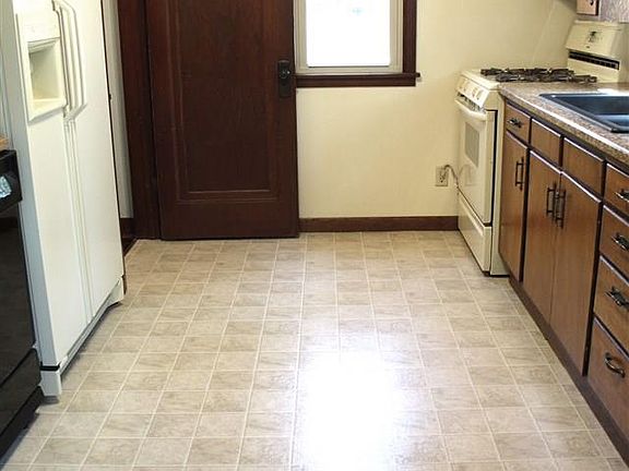 5th image of 300 SE Water St