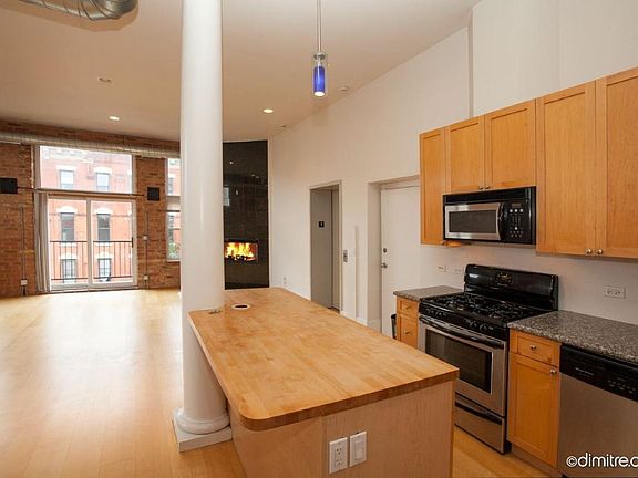 3rd image of 1547 N Milwaukee Ave
