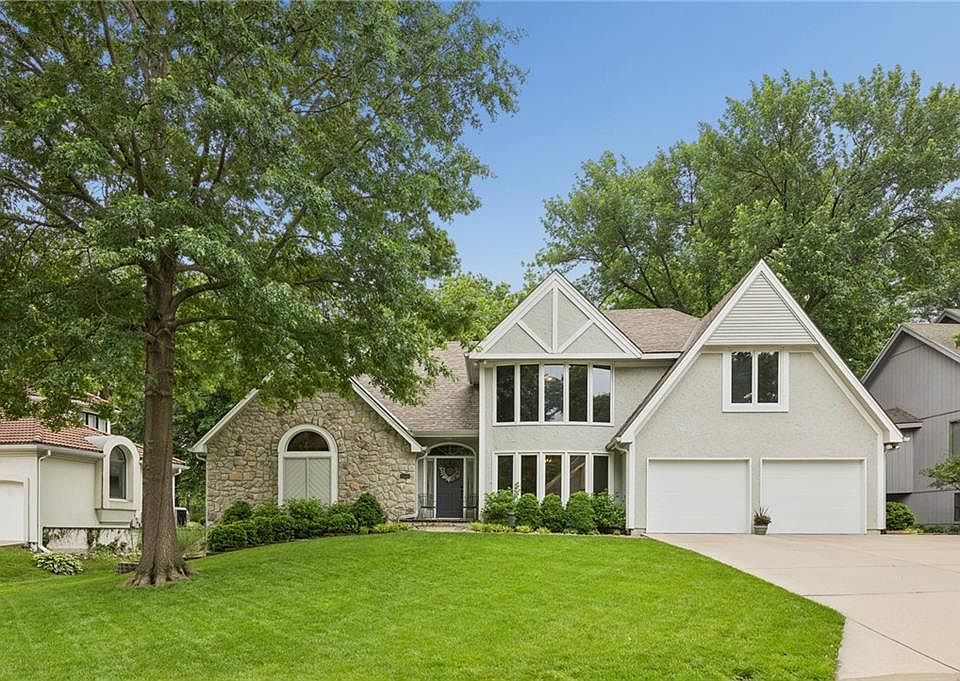 1st image of 142 The Woodlands