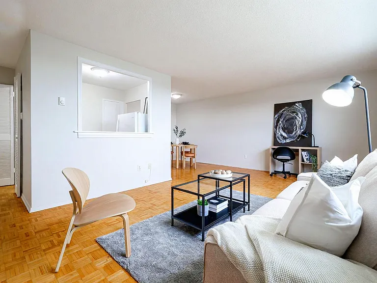 49 Wellington St — Photo 6