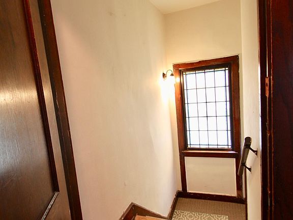 2nd image of 1503 W 28th St #1503