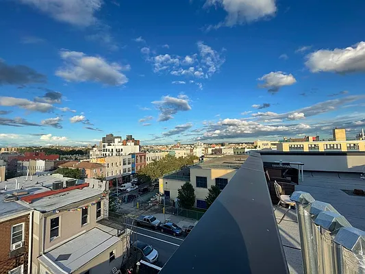 Rented by Greenrock Management | media 14