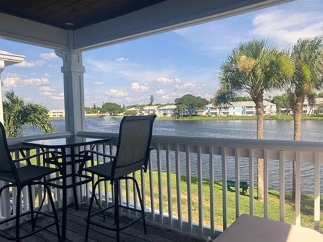 136 Pompano Dr SE #D — Photo 7