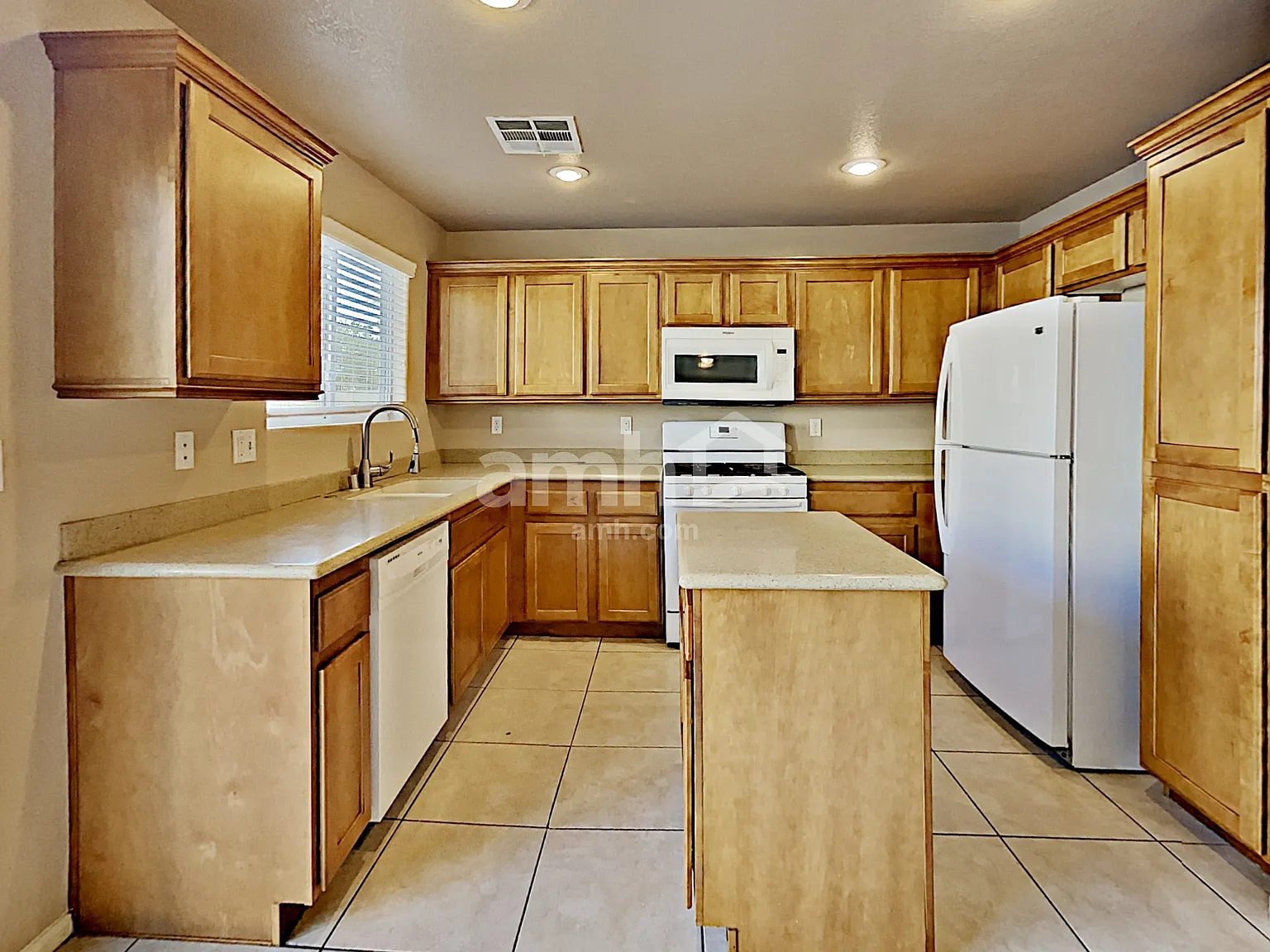 5 bed, 3.0 bath, 2283 sqft, $2,445 — Photo 3