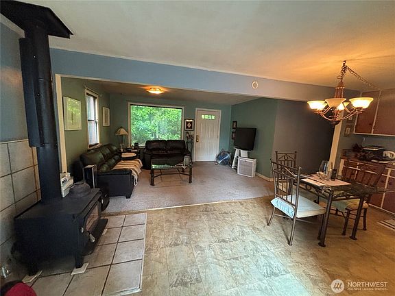 5th image of 18926 5th Avenue NE
