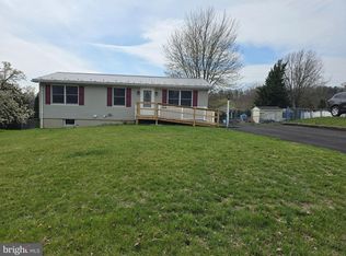 8752 Oxford Cir, Waynesboro, PA