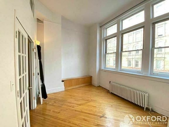 3rd image of 52 Grove St #Loft2