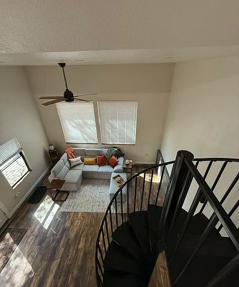 Highcrest Dr — Photo 10