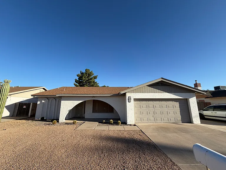 4807 W Beryl Ave — Photo 1