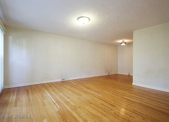 3rd image of 6311 N Cicero Ave