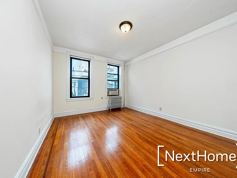 28-20 37th St #A4 — Photo 4