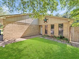 514 Elm St, Waller, TX 77484