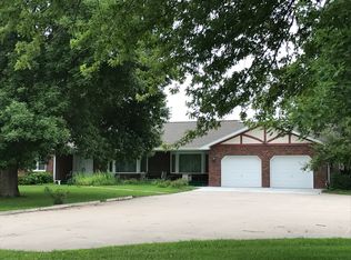 1205 Road N, York, NE 68467