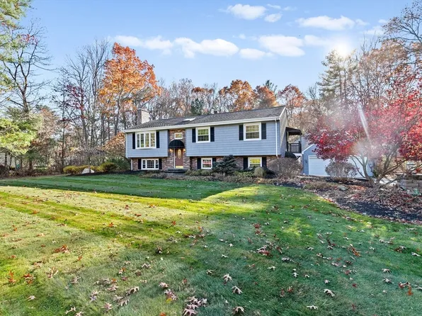 6 Suzanne Dr, Assonet, MA 02702