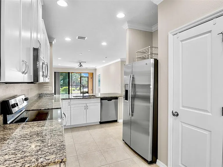5425 Cicerone St #102 — Photo 8