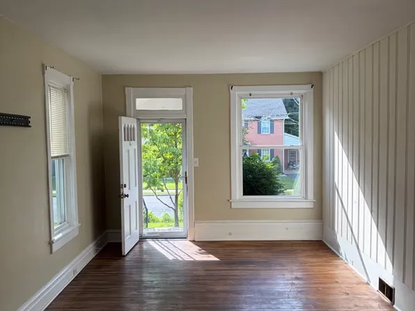 948 Wilson Ave, Chambersburg, PA 17201