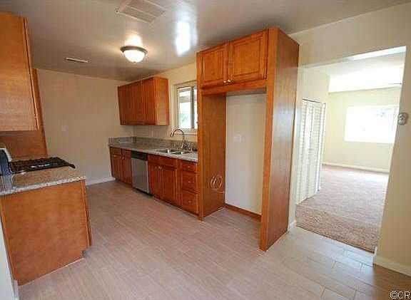 5th image of 5323 Newbury Ave