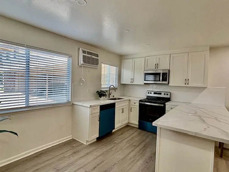 1730 Lacassie Ave — Photo 13